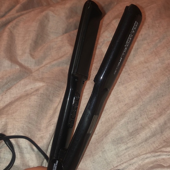 Straightener - Picture 3 of 4